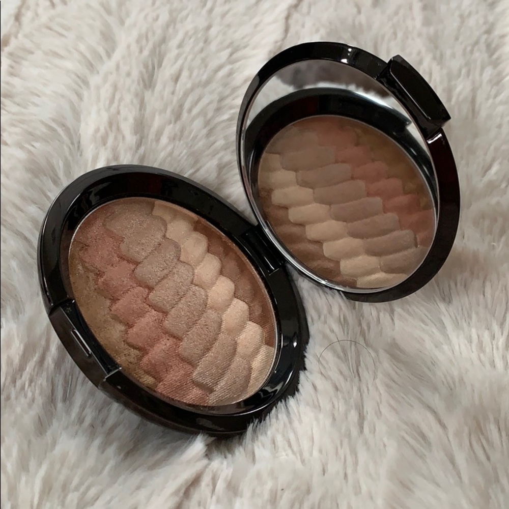 Becca Shimmering Skin Perfector in Gradient Glow
